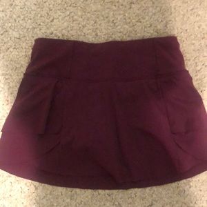 Cute maroon colored skirt from athleta.